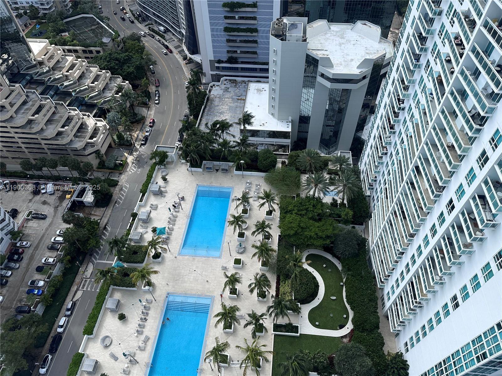 THE PLAZA 851 BRICKELL CO - Residential Lease