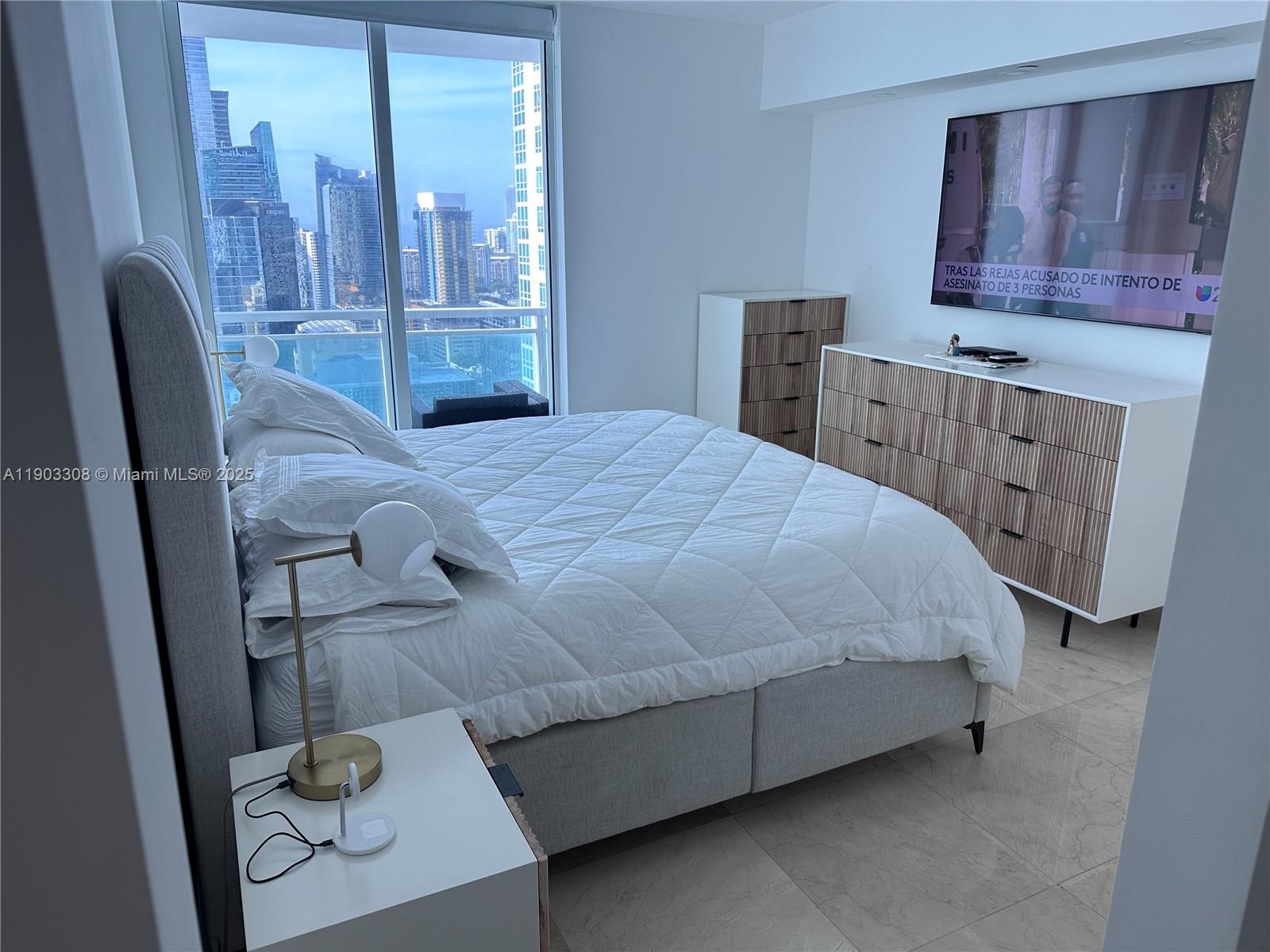 THE PLAZA 851 BRICKELL CO - Residential Lease