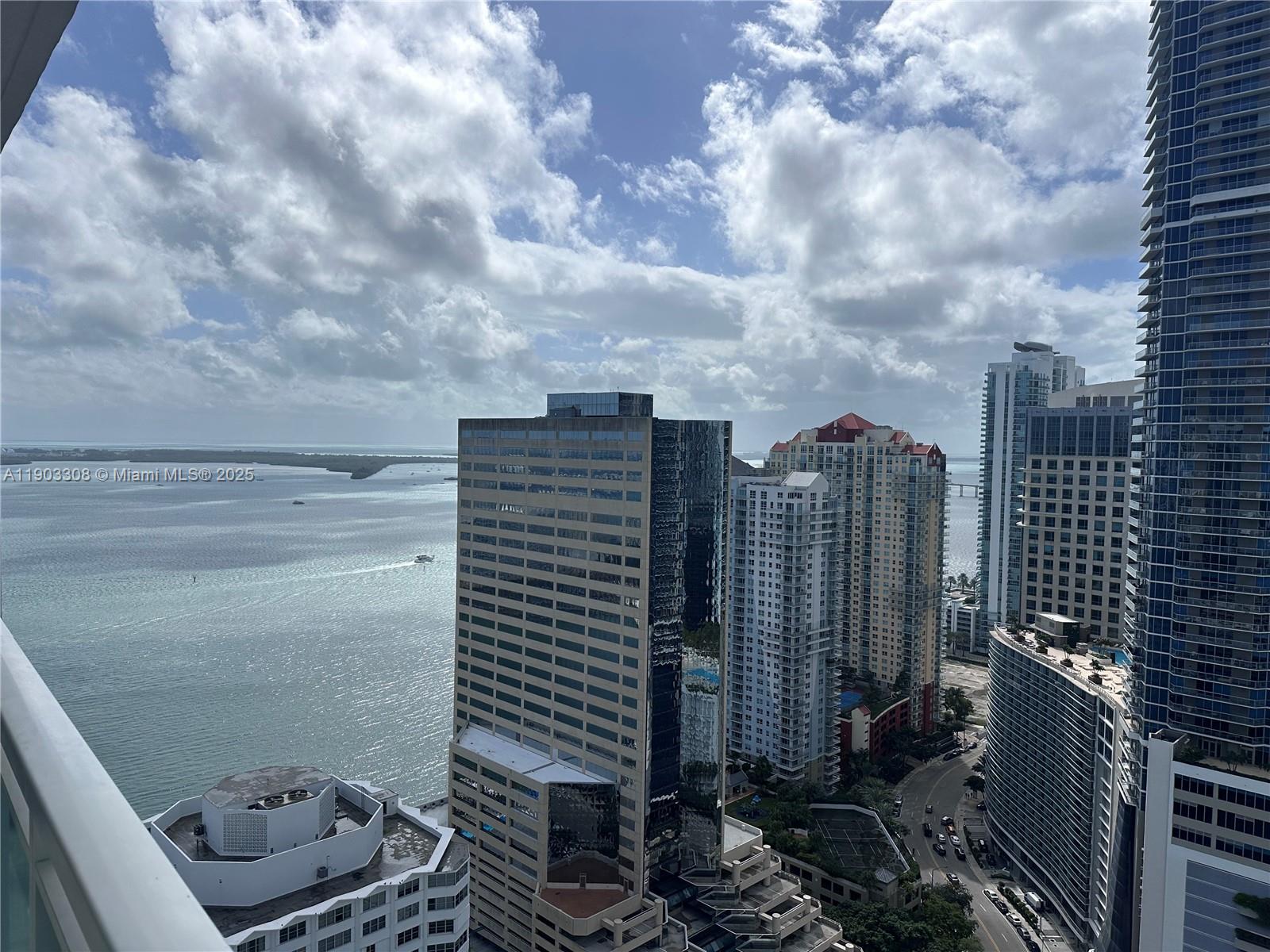 THE PLAZA 851 BRICKELL CO - Residential Lease