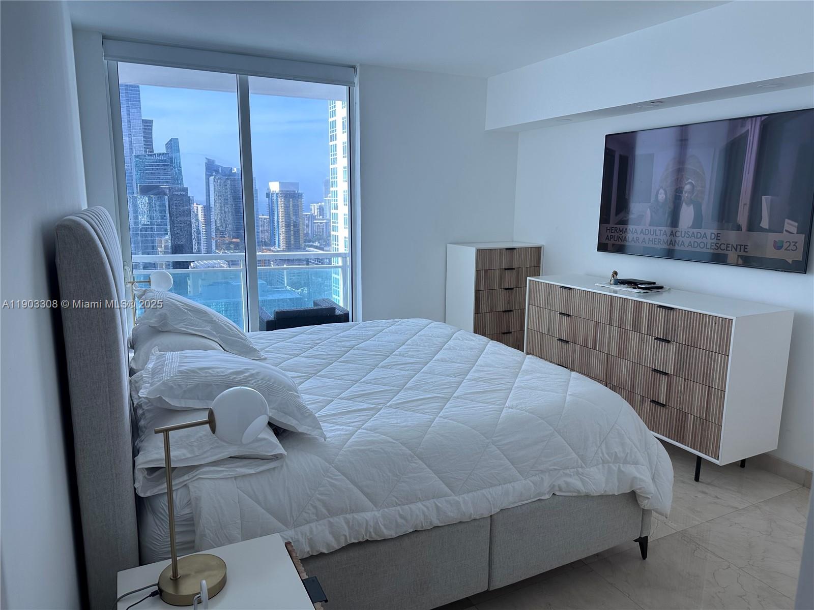 THE PLAZA 851 BRICKELL CO - Residential Lease