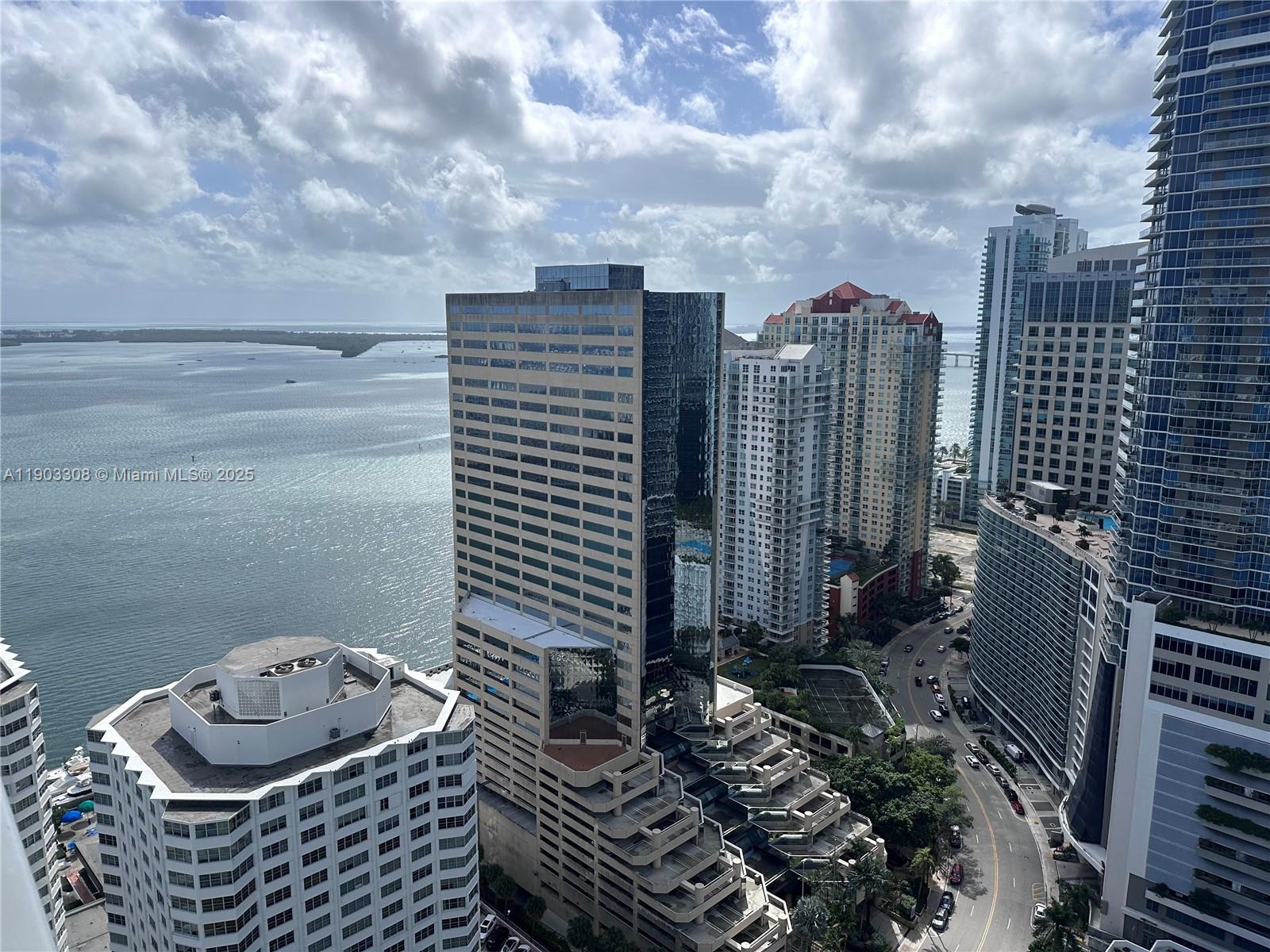 THE PLAZA 851 BRICKELL CO - Residential Lease