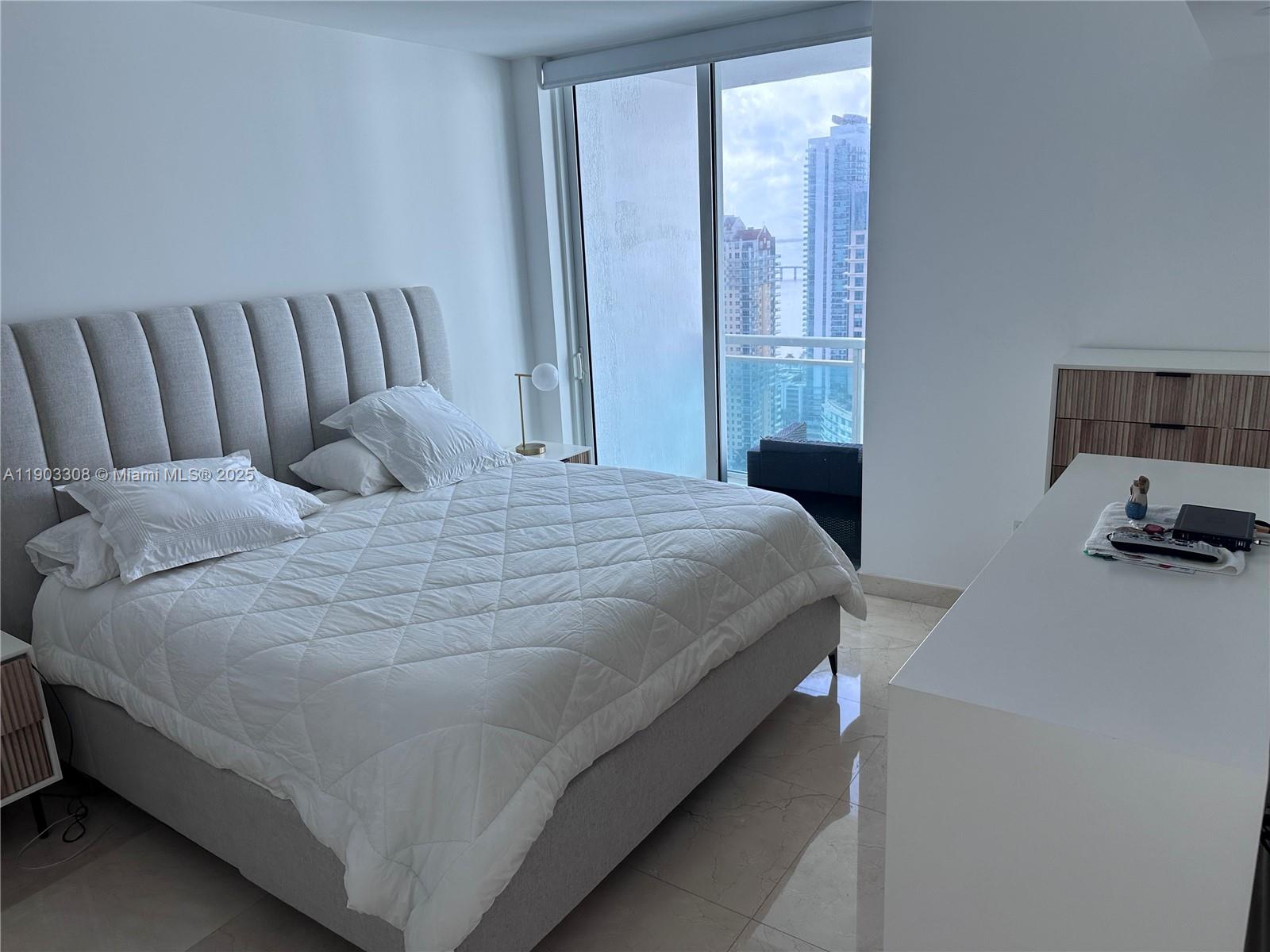 THE PLAZA 851 BRICKELL CO - Residential Lease