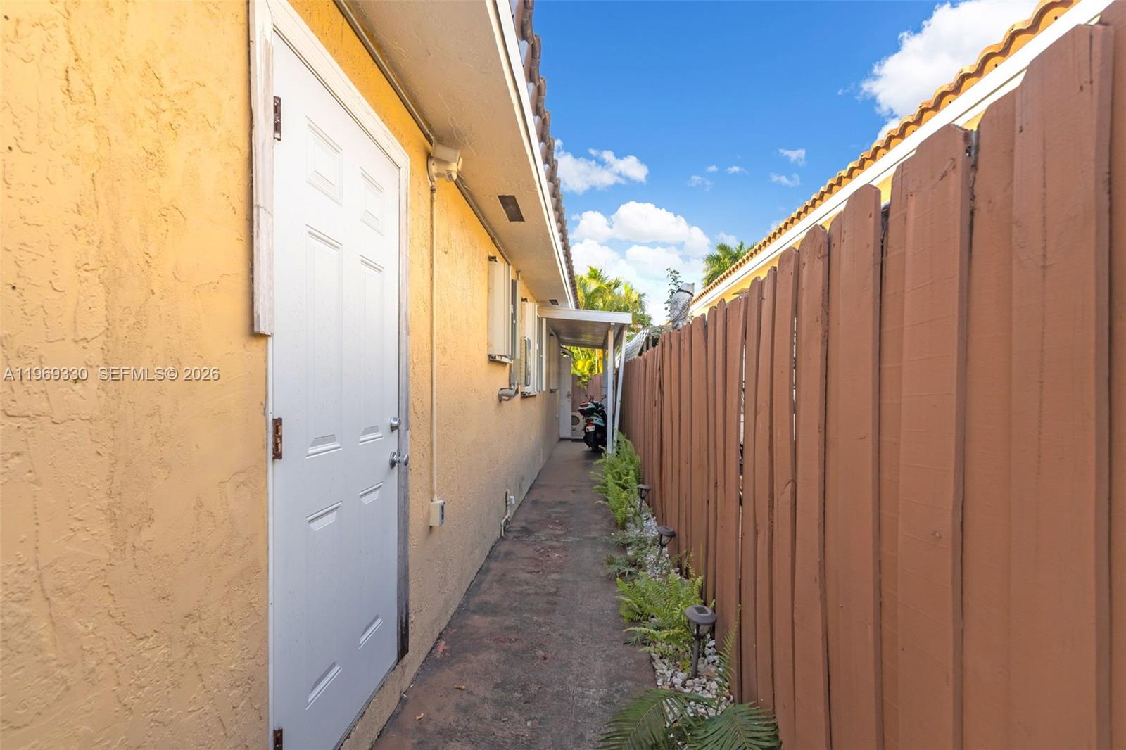 1ST ADDN TO ROBLES GARDEN - Residential