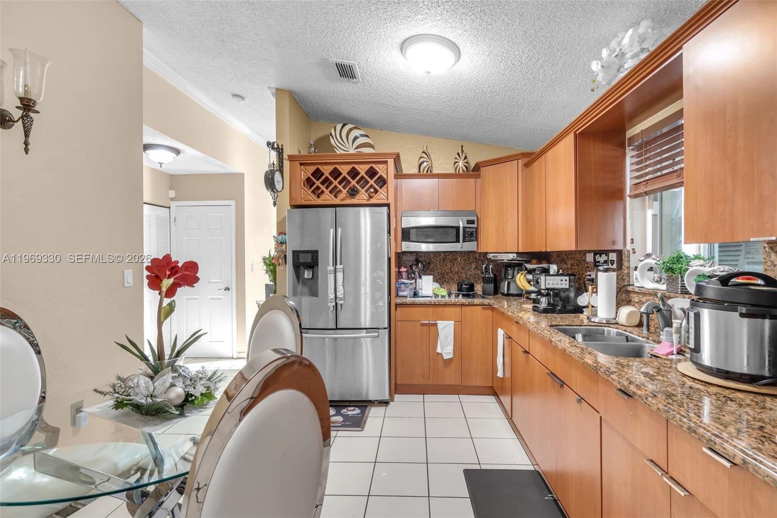 1ST ADDN TO ROBLES GARDEN - Residential