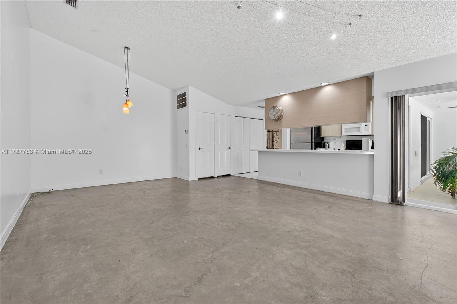 OAKS-SUNTERRACE 2 - Residential