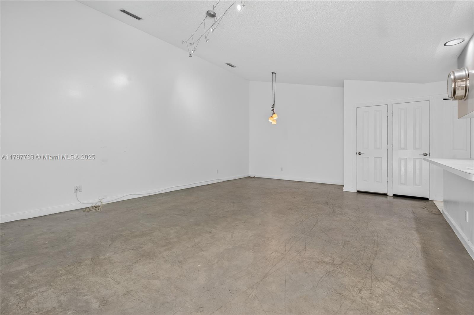 OAKS-SUNTERRACE 2 - Residential