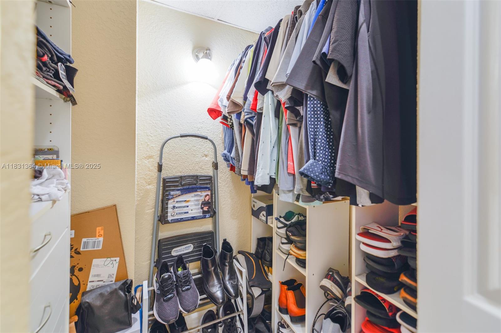 HEMISPHERES CONDO - Residential