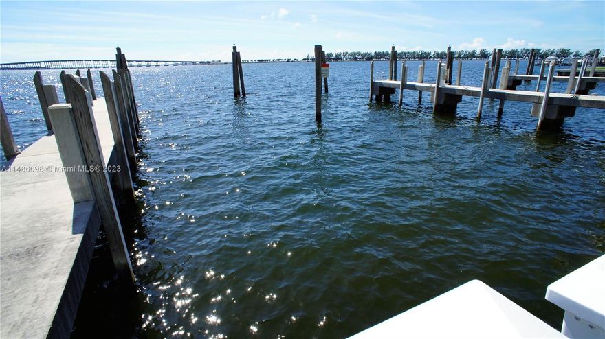 BOAT SLIP EXCLUSIVELY FOR SANTA MARIA HOMEOWNERS. 81.1 ft. x 23.3 ft. SLIP #5. 
SANTA MARIA HOMEOWNERS WHO OWN A BOAT SLIP DO NOT PAY MAINTENANCE FEES OR TAXES, THEY ONLY PAY FOR ELECTRICITY. DIRECT ACCESS TO OCEAN.