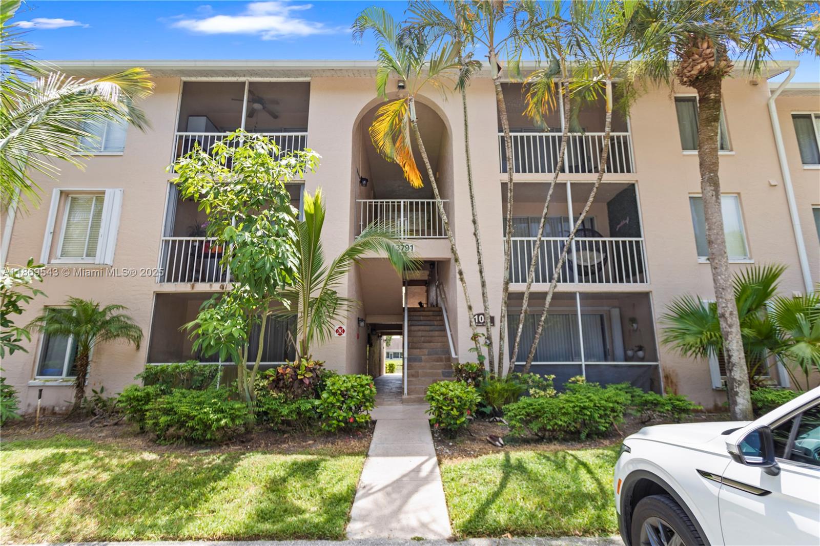 PINE RIDGE AT DELRAY BEAC - Residential