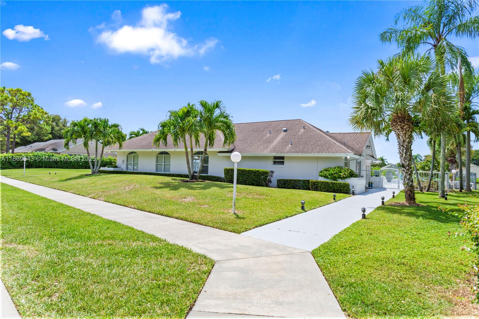 PINE RIDGE AT DELRAY BEAC - Residential