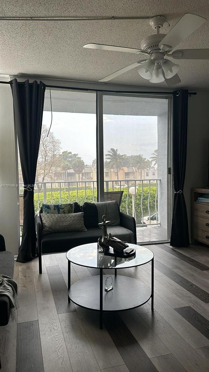 BREAKWATERS OF THE PALM B - Residential Lease