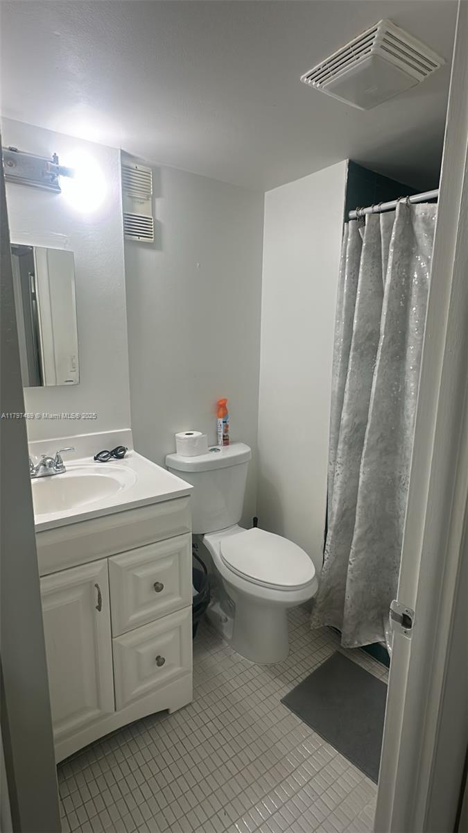 BREAKWATERS OF THE PALM B - Residential Lease