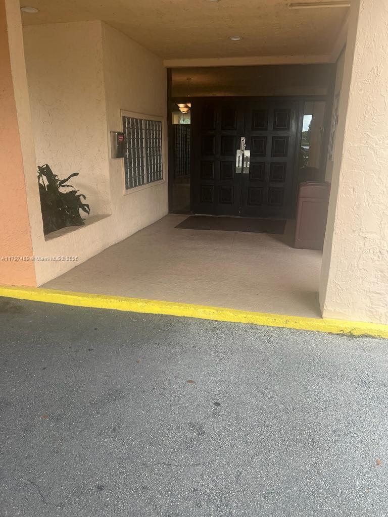 BREAKWATERS OF THE PALM B - Residential Lease
