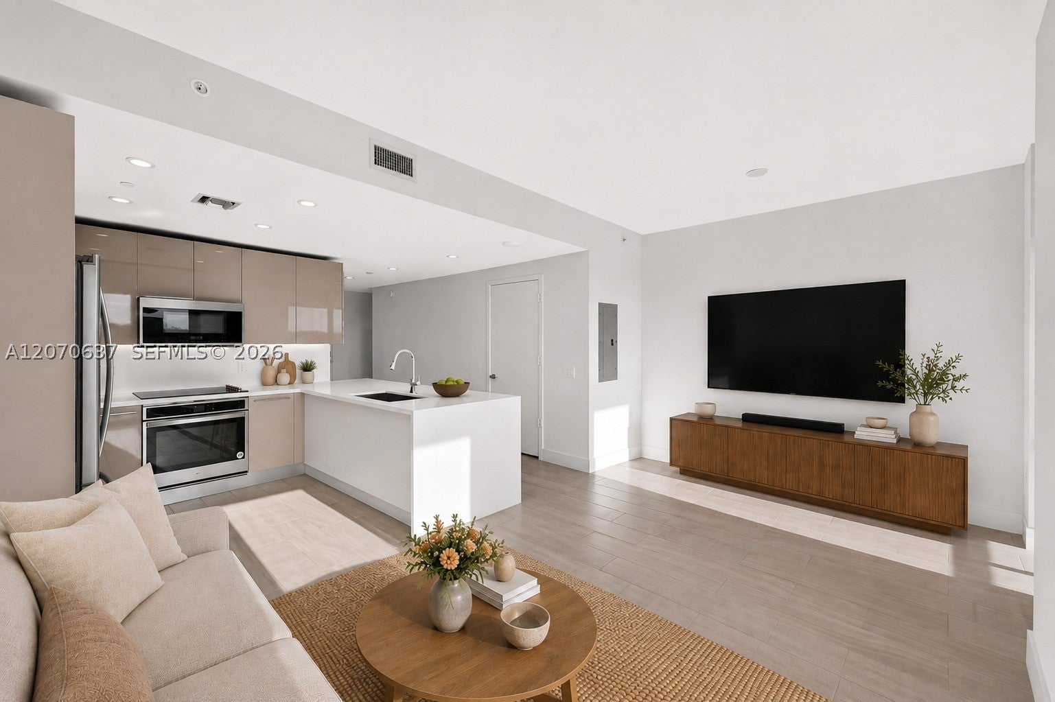 2000 Metropica Way 417