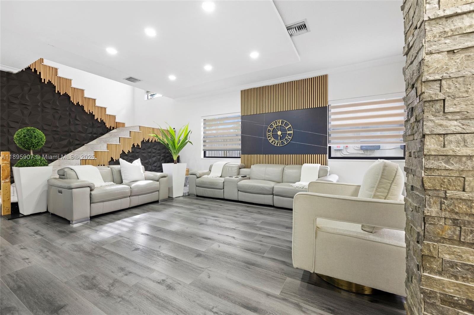 SILVER PALM EAST SEC TWO - Residential