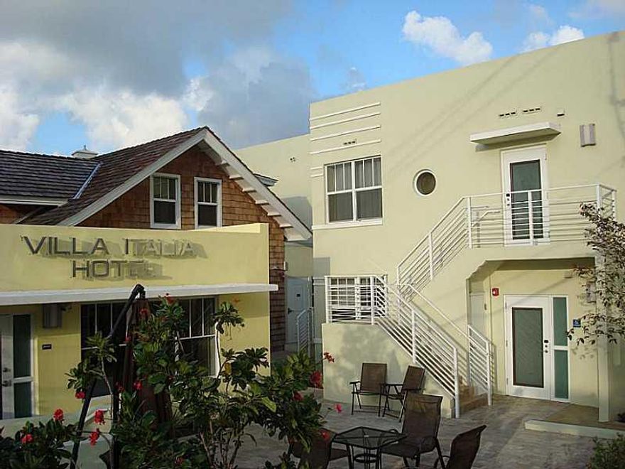 Completely renovated small hotel in south beach - 12 room + 3 bdrm town house - perfect bed and breakfast or hostel.