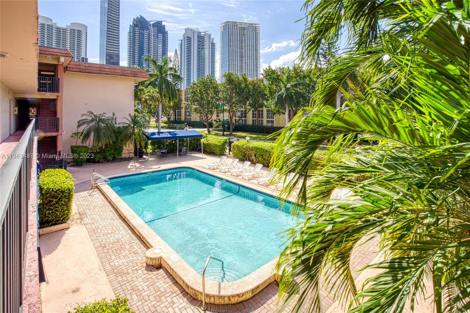 SALEM HOUSE CONDO - Residential Lease