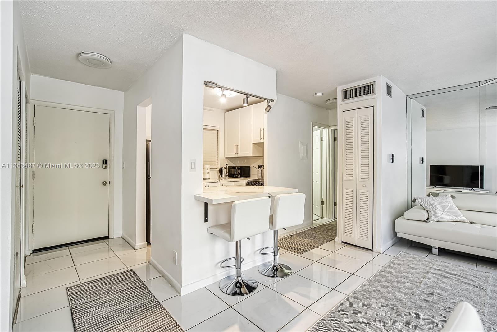 SALEM HOUSE CONDO - Residential Lease