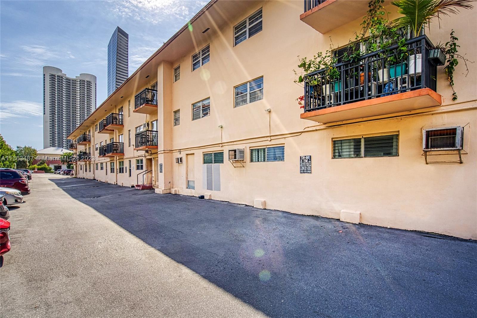 SALEM HOUSE CONDO - Residential Lease