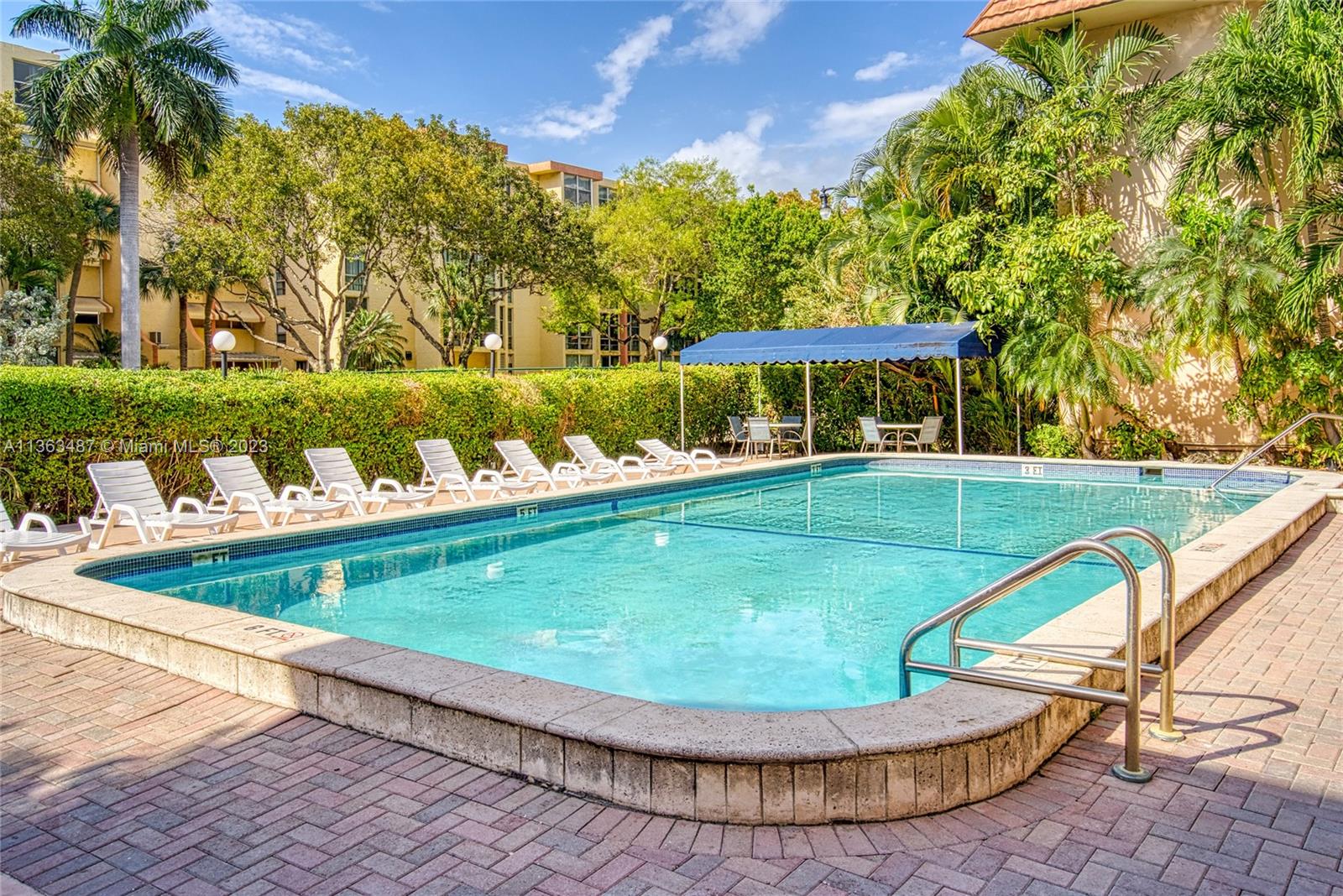 SALEM HOUSE CONDO - Residential Lease