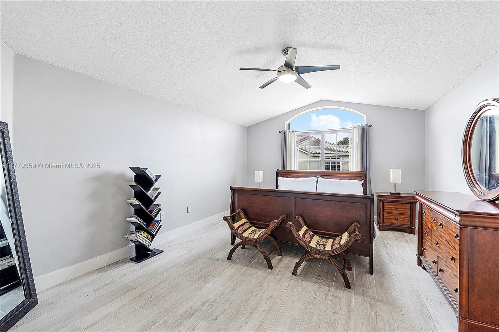 1008 NW 116th Ave