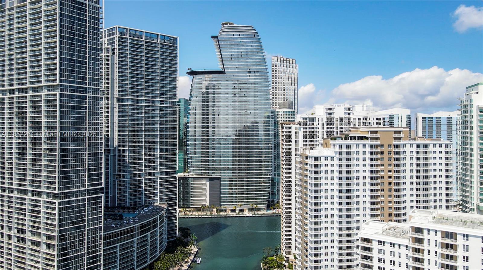 300 BISCAYNE BLVD WAY 4007