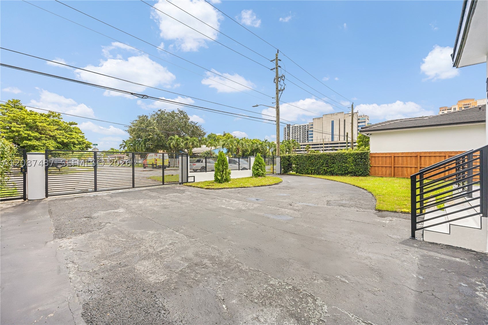 1980 SW 32nd Ave