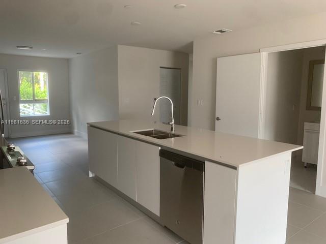 2555 NE 193rd St 2108