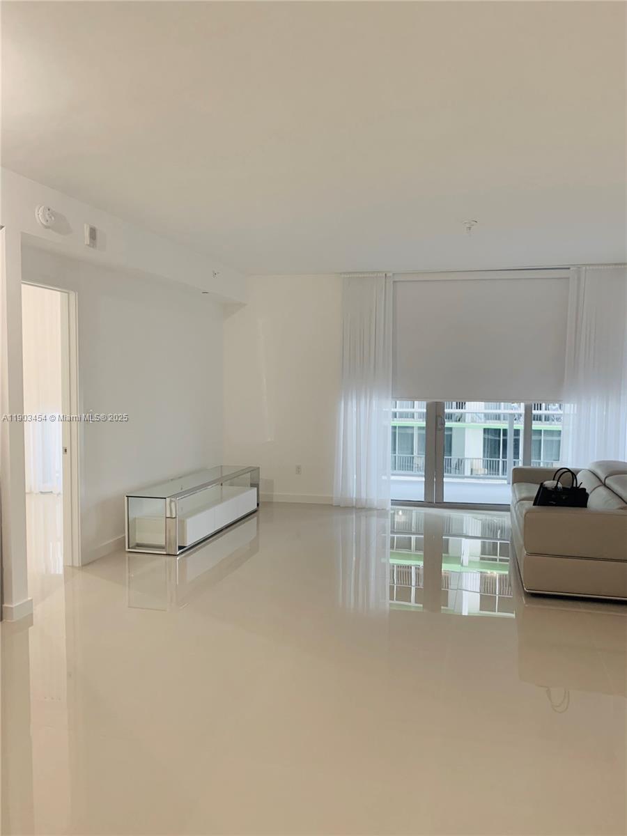 ARIA ON THE BAY CONDO - Residential Lease