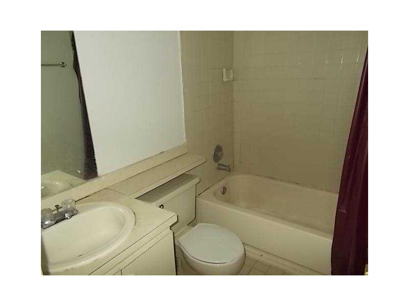 PALM HILL CONDOMINIUM - Residential Lease