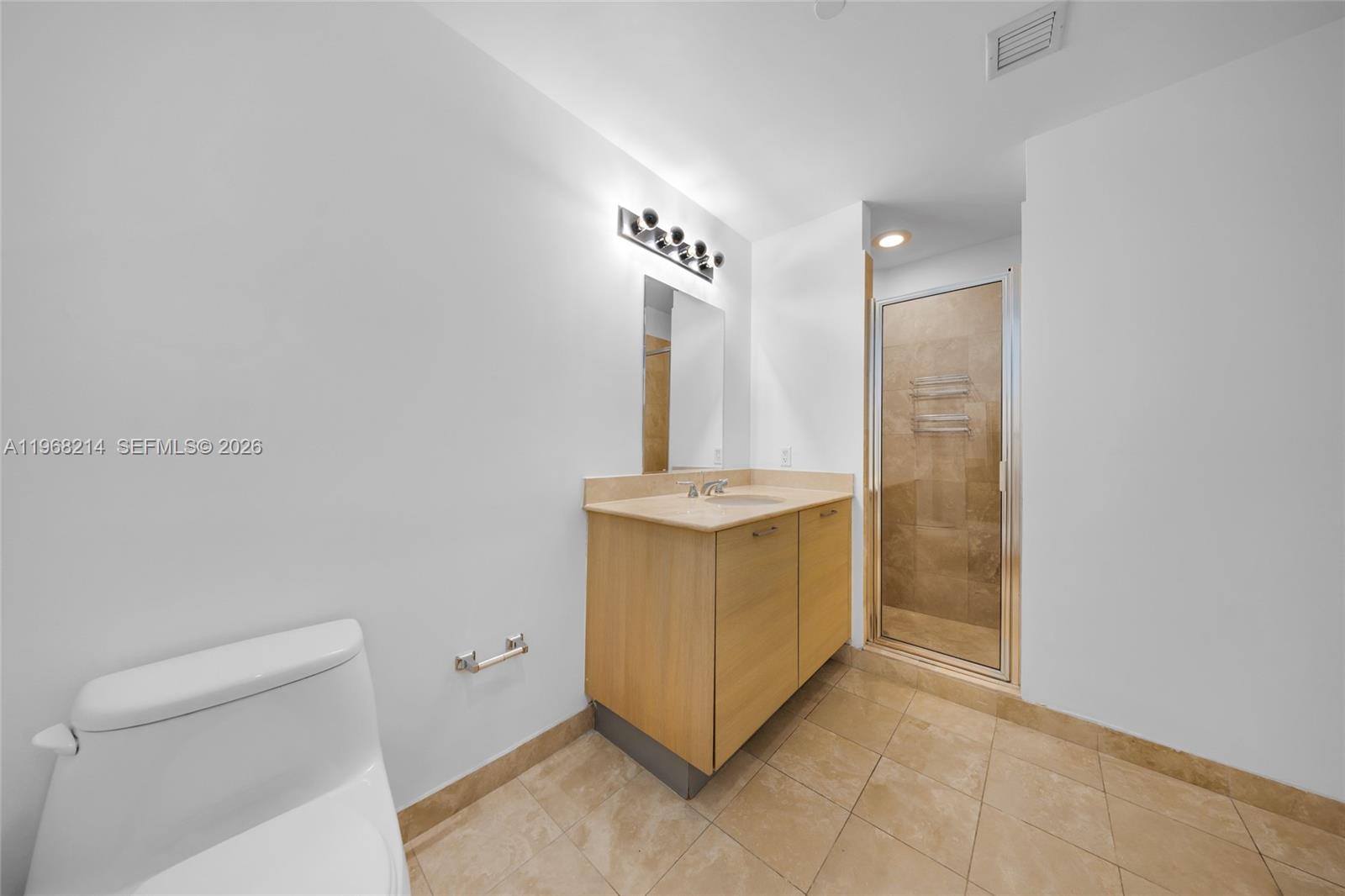 CITY 24 CONDO - Residential Lease