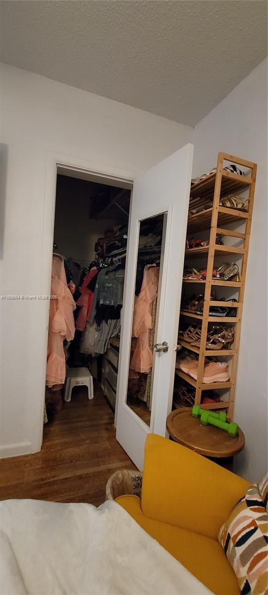 Marseille Deco Condo - Residential