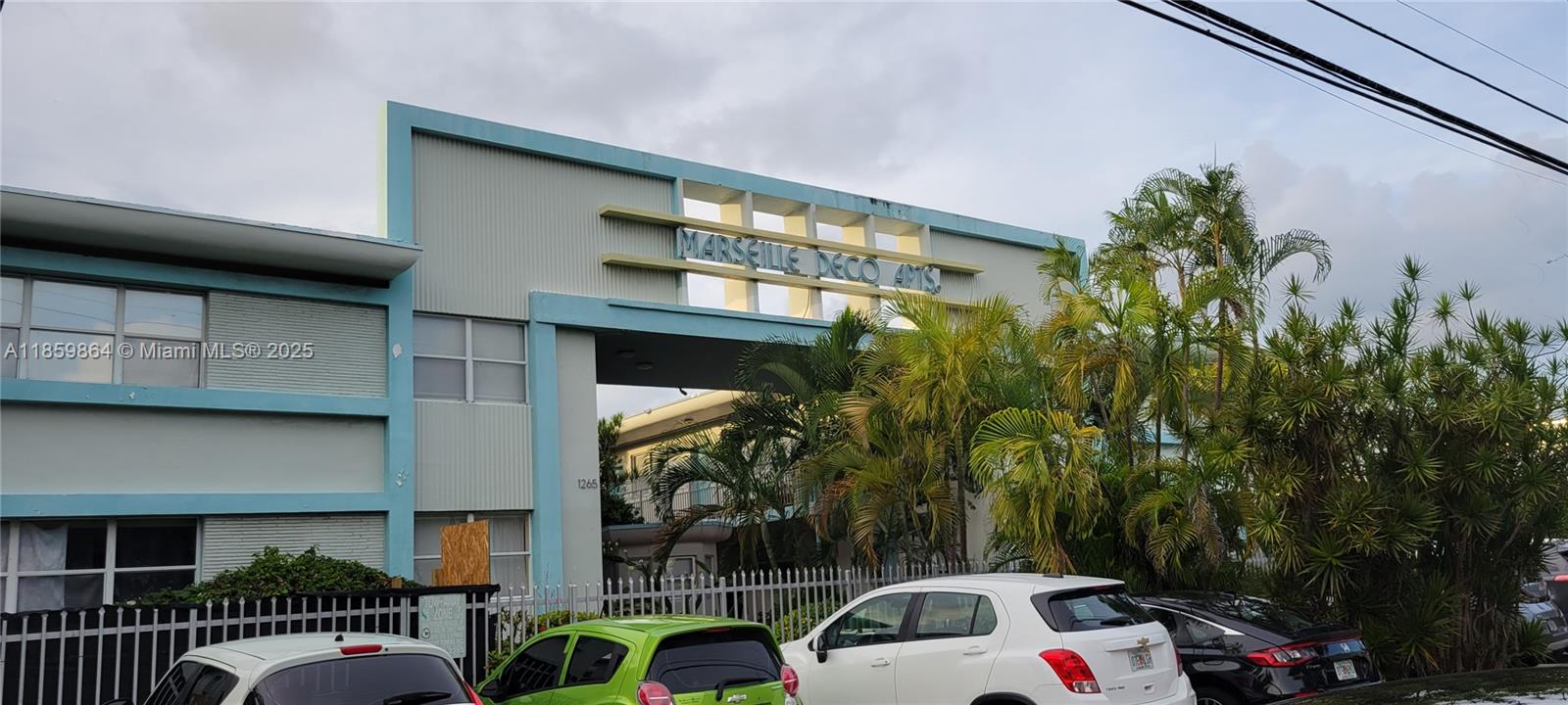 Marseille Deco Condo - Residential