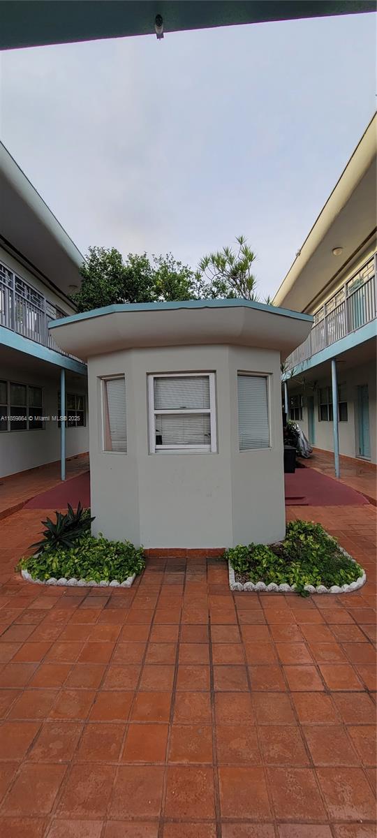 Marseille Deco Condo - Residential