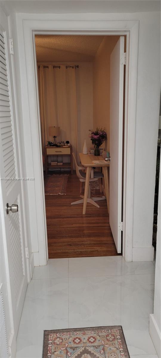 Marseille Deco Condo - Residential