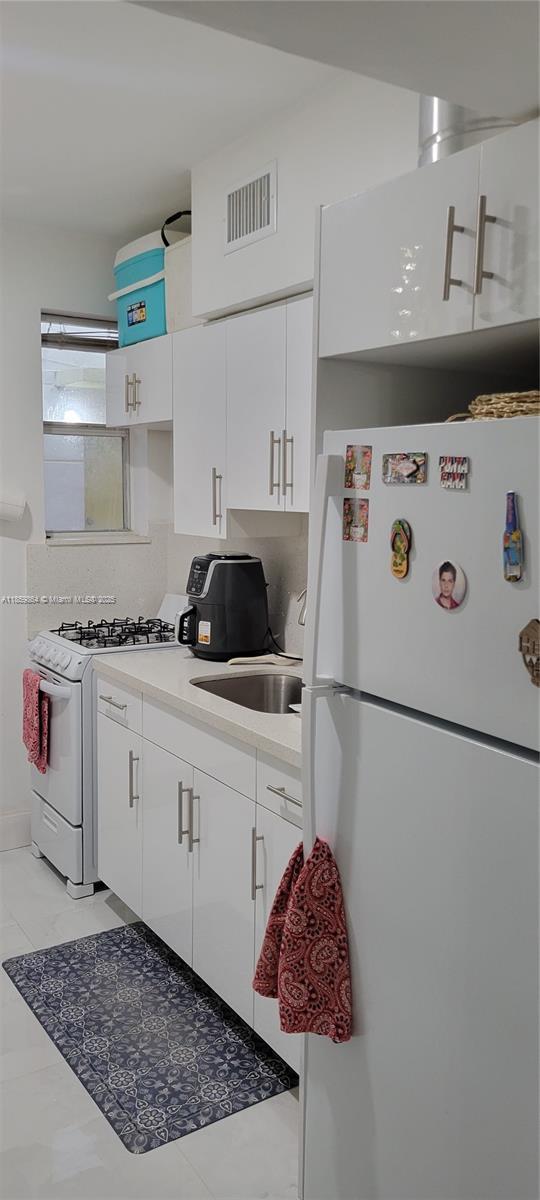 Marseille Deco Condo - Residential