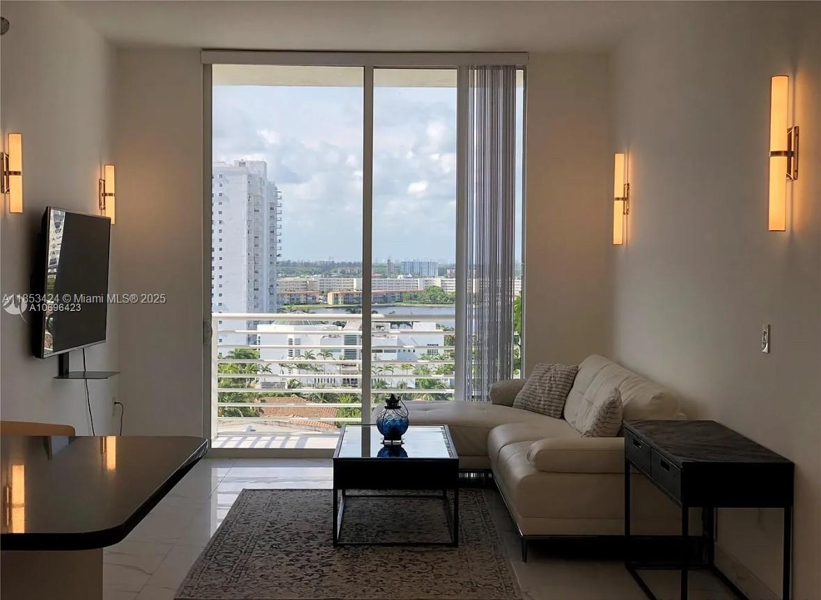 PH unit with high ceilings and tile flooring throughout out. Unfurnished and read for move in. Unblocked water and city views. Great amenities, pool, gym, meeting room. Centralized locations walking distance to schools, super markets, restaurants, and houses of worship. Aventura Mall and the beach just a short drive away.