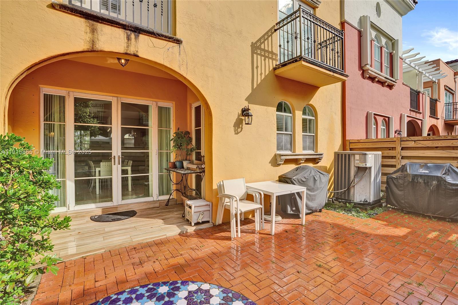 AVENTURA BAY TOWNHOMES CO - Residential