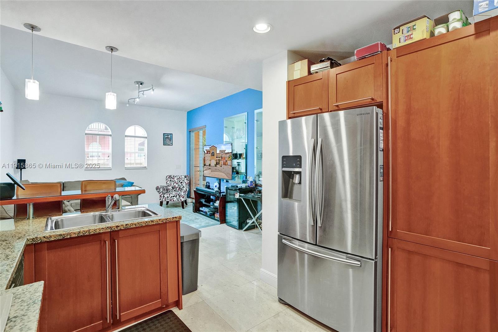 AVENTURA BAY TOWNHOMES CO - Residential