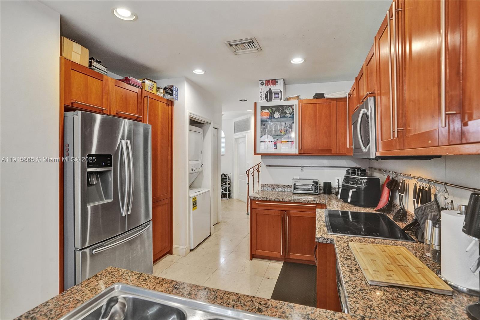 AVENTURA BAY TOWNHOMES CO - Residential