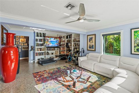 Single Family Residence in Fort Lauderdale FL 1332 16th Ter 8.jpg