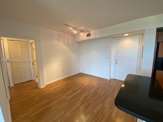 VENTURE AT AVENTURA WEST - Residential Lease