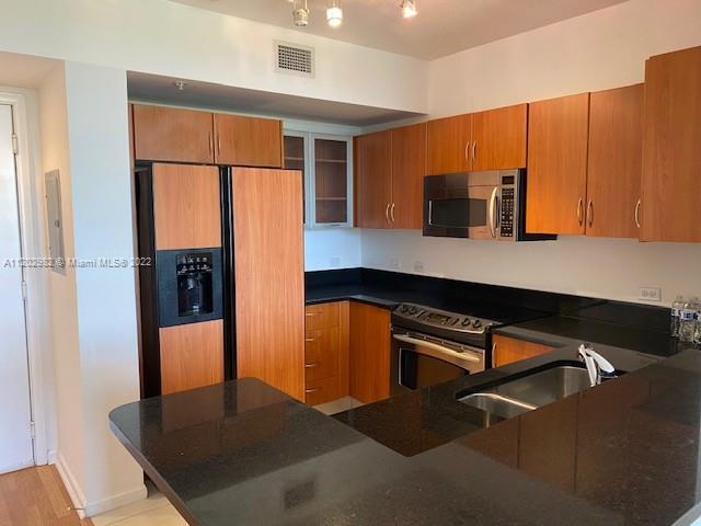 VENTURE AT AVENTURA WEST - Residential Lease