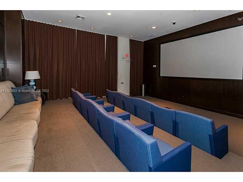 VENTURE AT AVENTURA WEST - Residential Lease