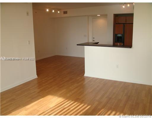 VENTURE AT AVENTURA WEST - Residential Lease