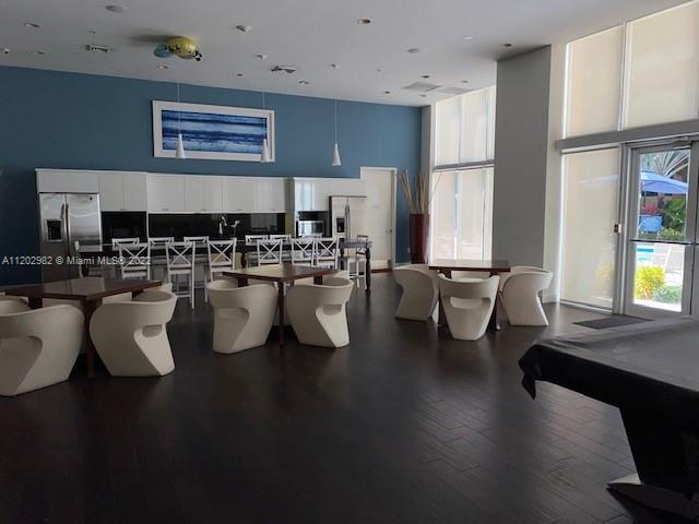 VENTURE AT AVENTURA WEST - Residential Lease