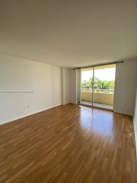 VENTURE AT AVENTURA WEST - Residential Lease