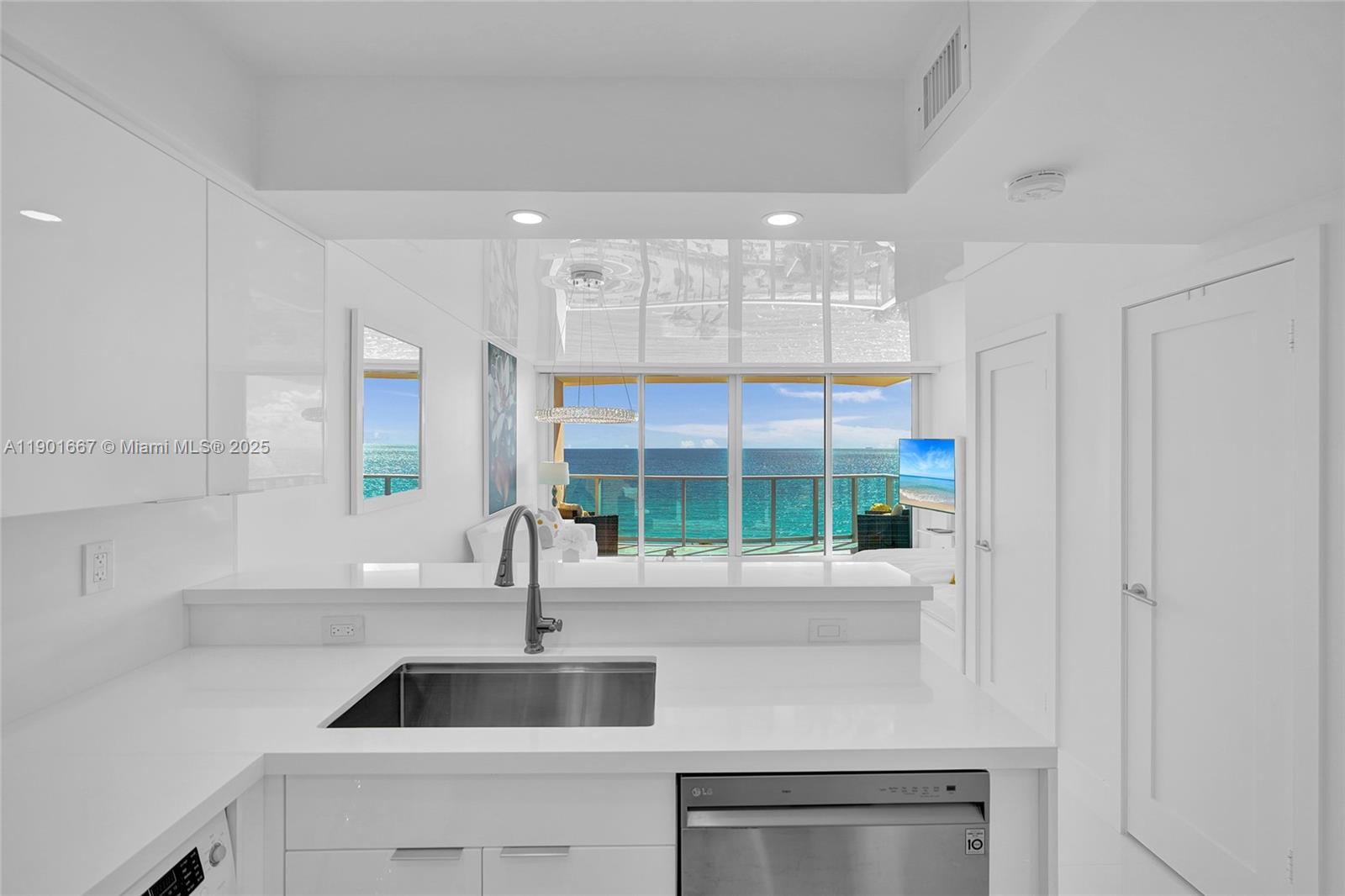 WAVE CONDO - Residential Lease