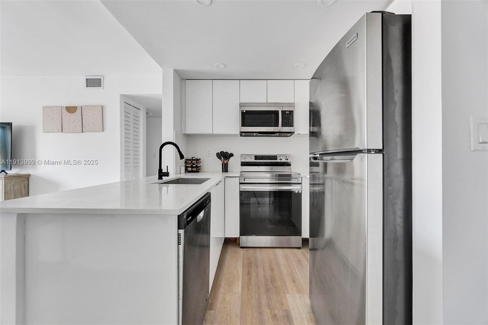 CITY OF MIAMI SOUTH - Residential Lease