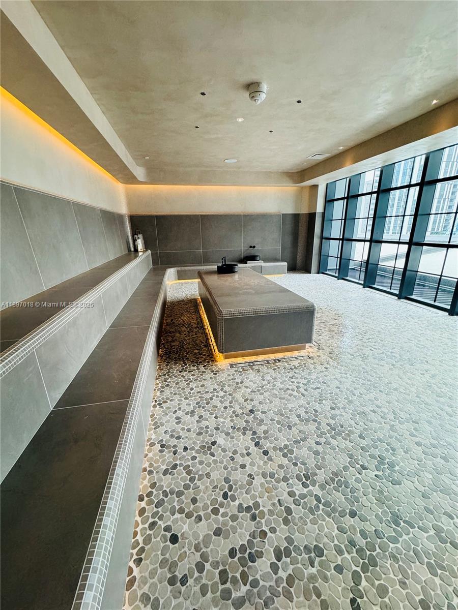 Gale/Natiivo - Residential Lease